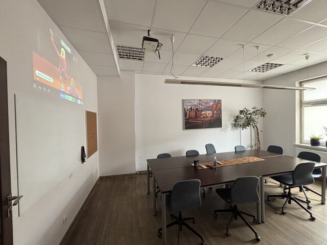 Spotkań/Konferencyjna „7"
